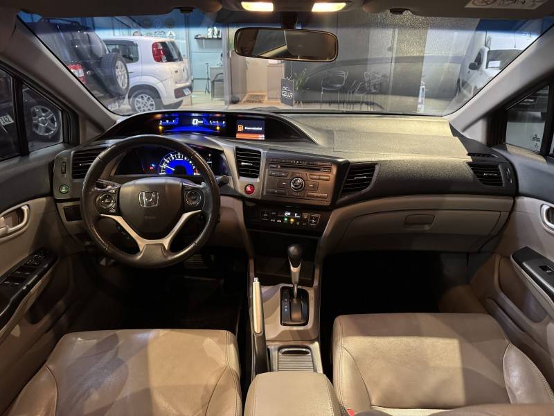 HONDA - CIVIC - 2015/2015 - Cinza - R$ 79.900,00