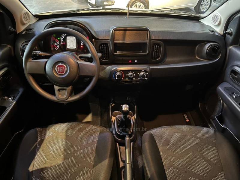 FIAT - MOBI - 2016/2017 - Branca - R$ 46.900,00