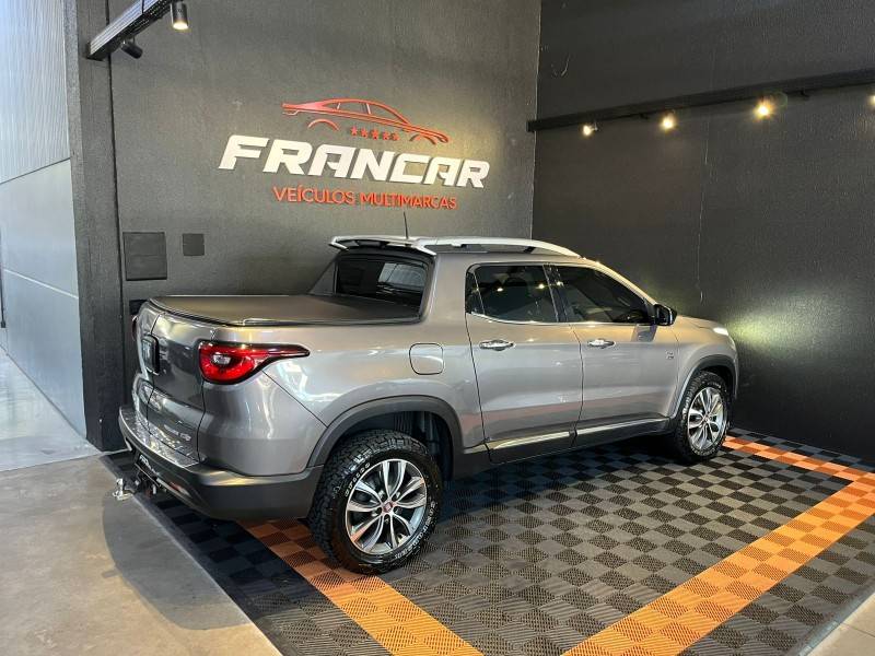 FIAT - TORO - 2018/2019 - Cinza - R$ 111.900,00