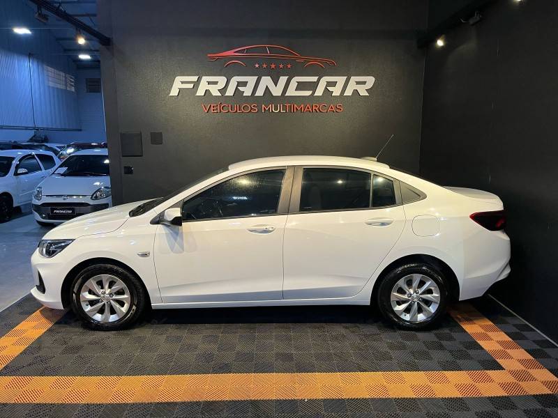 CHEVROLET - ONIX - 2019/2020 - Branca - R$ 69.900,00