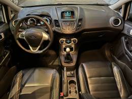 FORD - FIESTA - 2017/2017 - Branca - R$ 59.900,00