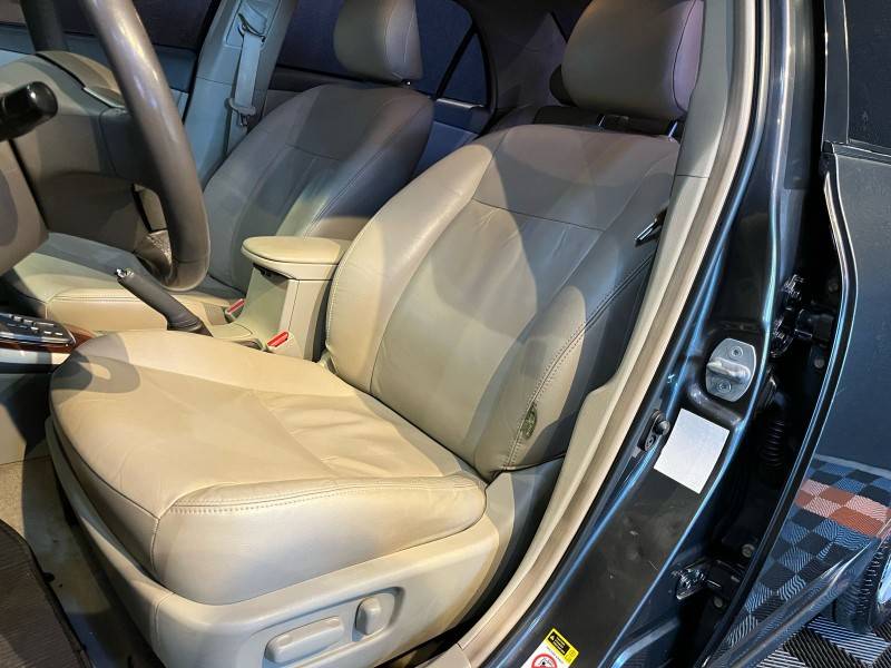 TOYOTA - COROLLA - 2008/2009 - Cinza - R$ 62.900,00