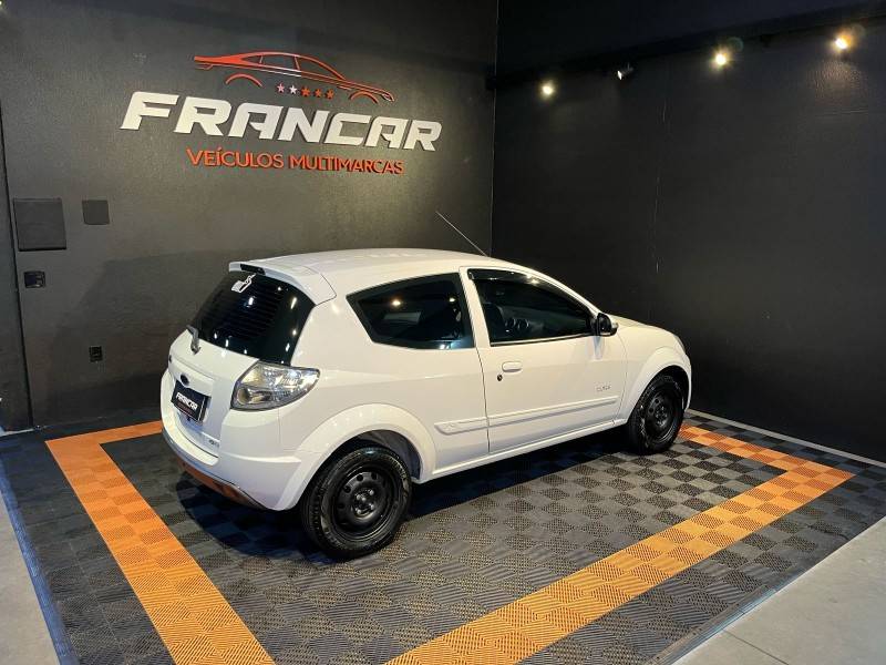 FORD - KA - 2013/2013 - Branca - R$ 33.000,00
