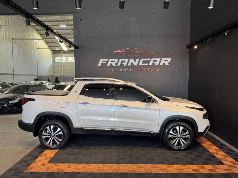 FIAT - TORO - 2022/2023 - Branca - R$ 137.900,00