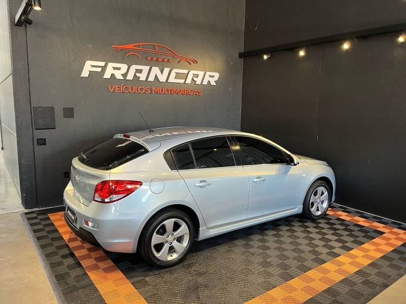 CHEVROLET - CRUZE - 2012/2013 - Prata - R$ 64.900,00