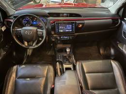 TOYOTA - HILUX - 2017/2018 - Vermelha - R$ 179.900,00