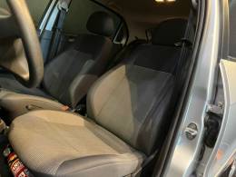 VOLKSWAGEN - GOL - 2013/2014 - Prata - R$ 42.900,00