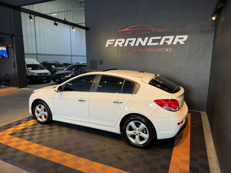 CHEVROLET - CRUZE - 2014/2014 - Branca - R$ 72.900,00