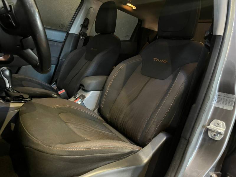 FIAT - TORO - 2018/2019 - Cinza - R$ 111.900,00