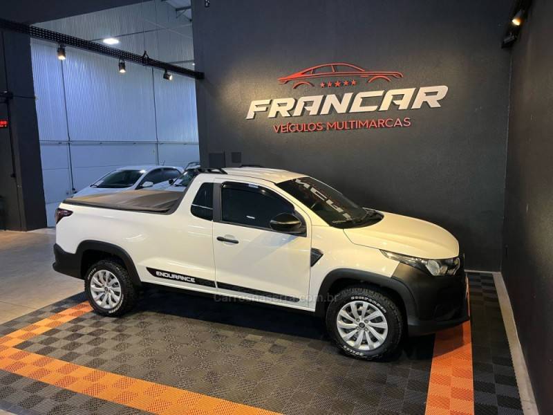 FIAT - STRADA - 2021/2022 - Branca - R$ 76.900,00