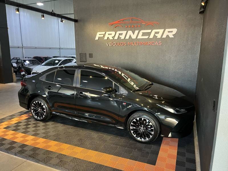 TOYOTA - COROLLA - 2024/2024 - Preta - R$ 173.900,00