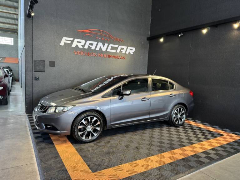 HONDA - CIVIC - 2015/2015 - Cinza - R$ 79.900,00
