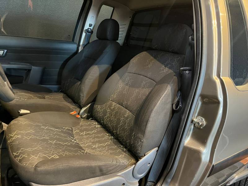 FIAT - STRADA - 2011/2011 - Cinza - R$ 46.900,00