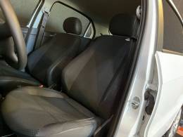 VOLKSWAGEN - GOL - 2016/2017 - Branca - R$ 46.900,00