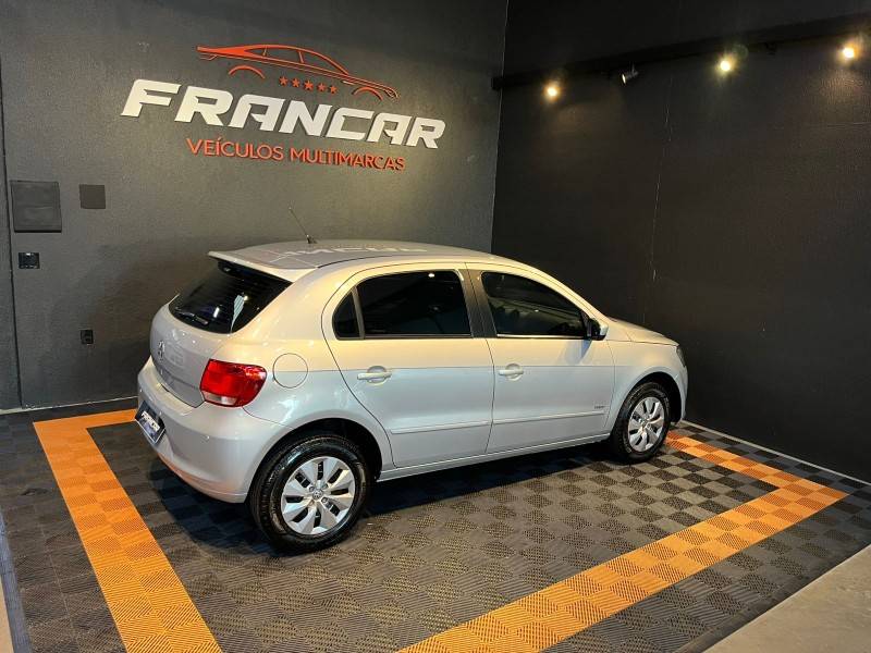 VOLKSWAGEN - GOL - 2013/2014 - Prata - R$ 39.900,00