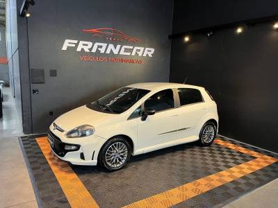 FIAT - PUNTO - 2013/2014 - Branca - R$ 49.900,00
