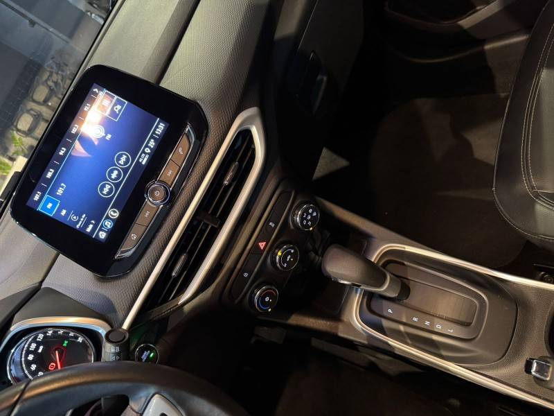 CHEVROLET - TRACKER - 2024/2025 - Prata - R$ 124.900,00
