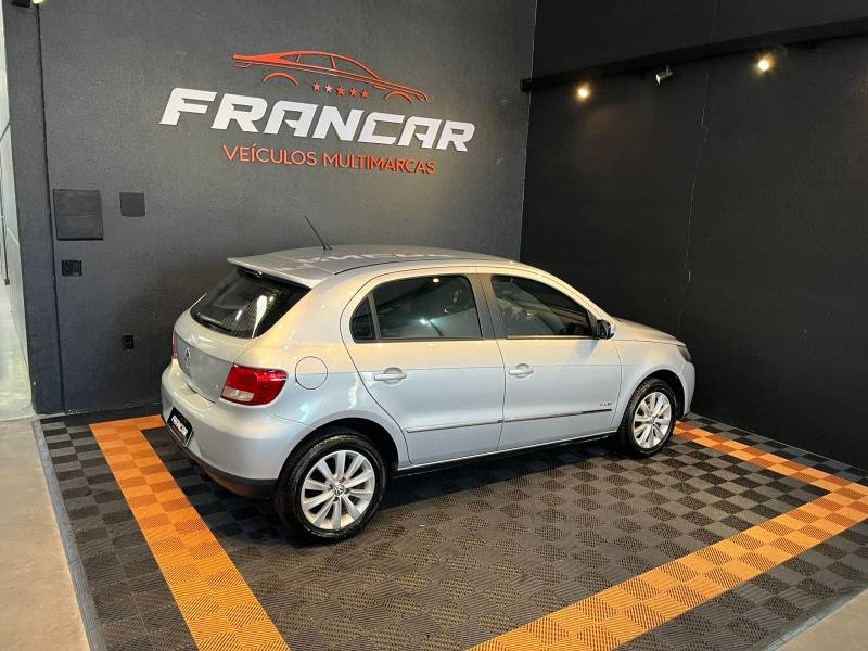 VOLKSWAGEN - GOL - 2010/2011 - Prata - R$ 39.900,00
