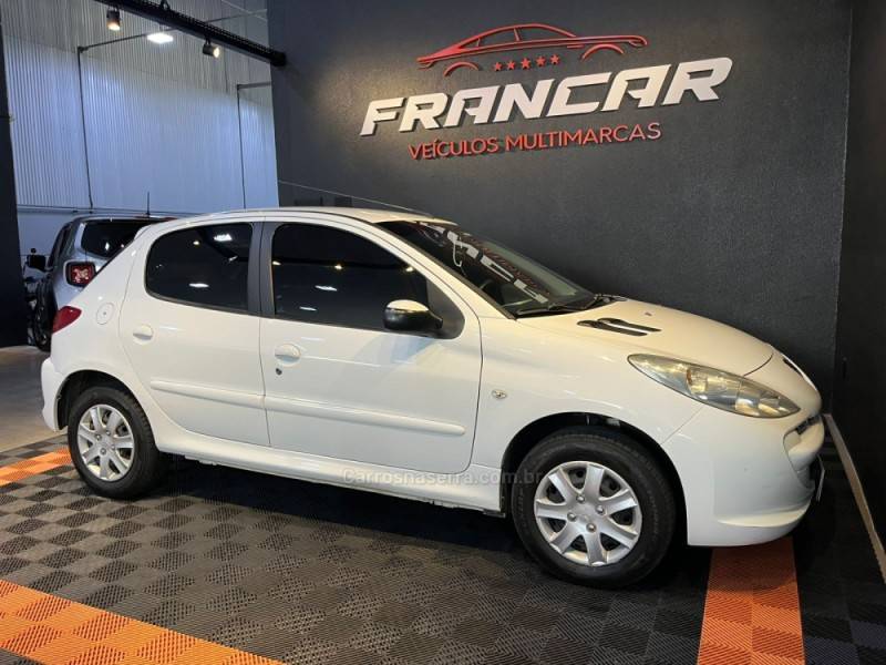 PEUGEOT - 207 - 2011/2012 - Branca - R$ 23.900,00