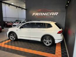 VOLKSWAGEN - TIGUAN - 2021/2021 - Branca - R$ 189.900,00