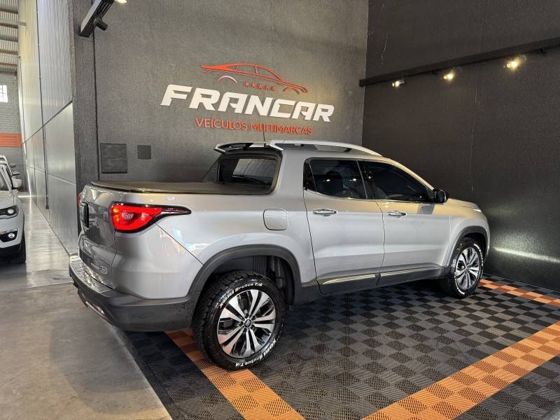 FIAT - TORO - 2021/2022 - Prata - R$ 134.900,00