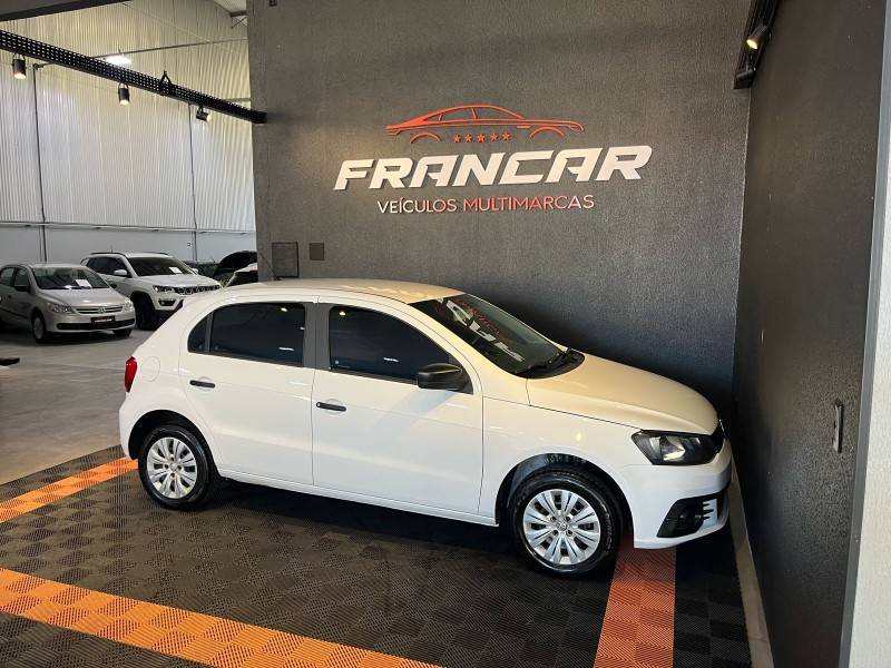 VOLKSWAGEN - GOL - 2016/2017 - Branca - R$ 46.900,00