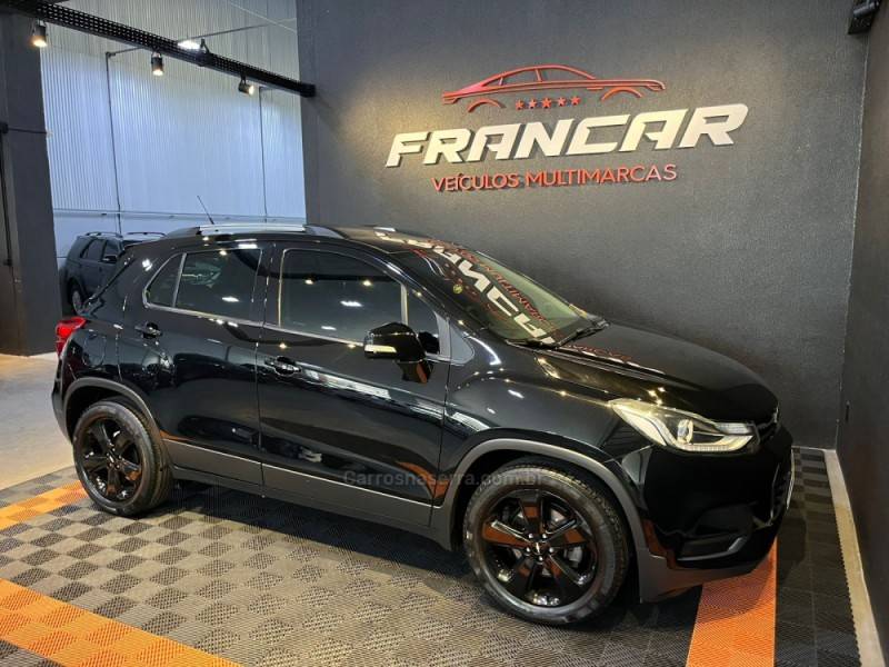 CHEVROLET - TRACKER - 2018/2019 - Preta - R$ 98.900,00