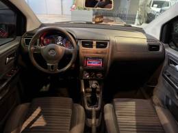 VOLKSWAGEN - CROSSFOX - 2010/2011 - Vermelha - R$ 44.900,00