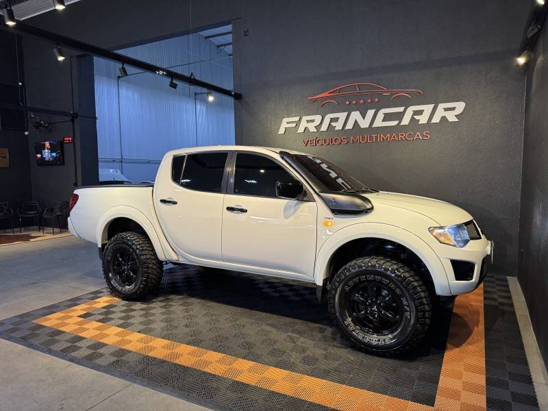 MITSUBISHI - L200 TRITON - 2012/2012 - Branca - R$ 138.900,00