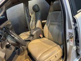 TOYOTA - HILUX SW4 - 2011/2012 - Prata - R$ 139.900,00