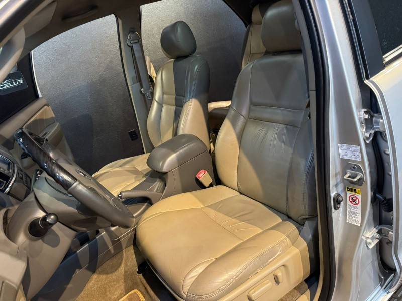 TOYOTA - HILUX SW4 - 2011/2012 - Prata - R$ 139.900,00