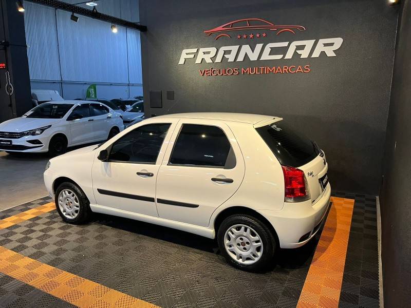 FIAT - PALIO - 2009/2010 - Branca - R$ 29.900,00