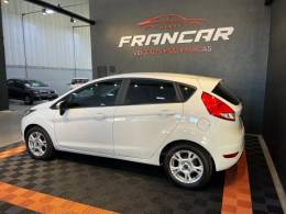 FORD - FIESTA - 2017/2017 - Branca - R$ 61.900,00