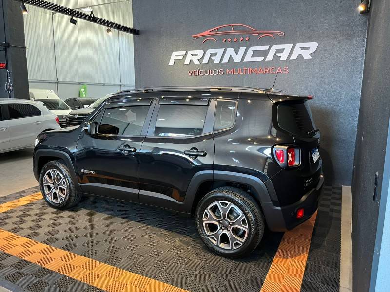 JEEP - RENEGADE - 2017/2018 - Preta - R$ 93.900,00