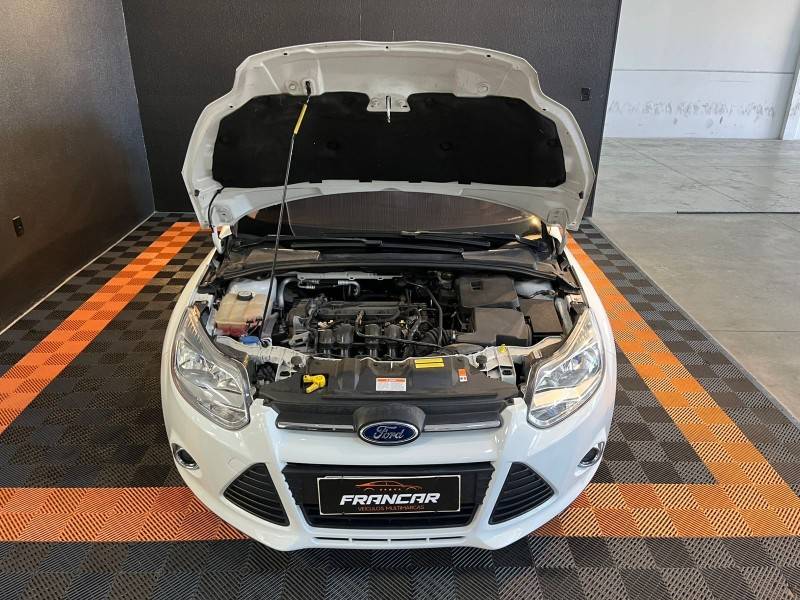 FORD - FOCUS - 2014/2014 - Branca - R$ 56.900,00