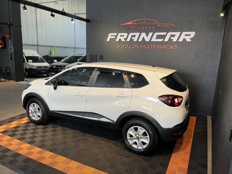 RENAULT - CAPTUR - 2019/2019 - Branca - R$ 75.900,00
