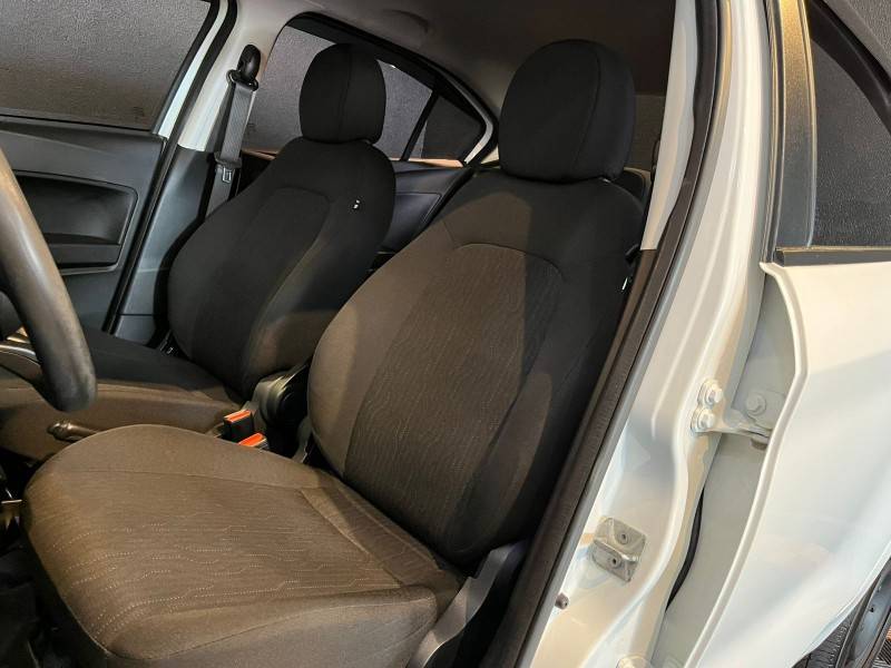FIAT - CRONOS - 2023/2023 - Branca - R$ 64.900,00