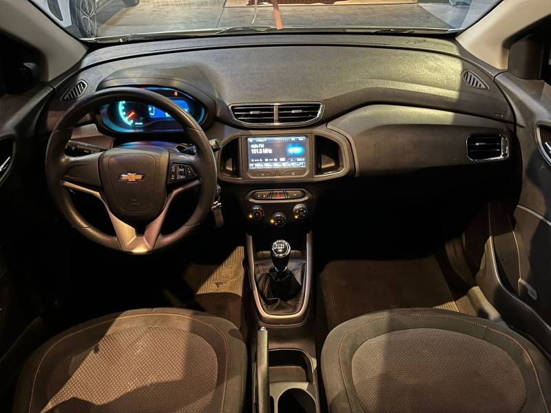 CHEVROLET - ONIX - 2016/2016 - Prata - R$ 59.900,00