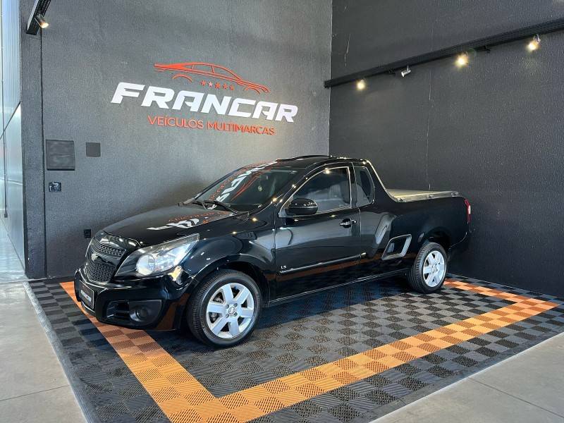 CHEVROLET - MONTANA - 2011/2012 - Preta - R$ 35.900,00