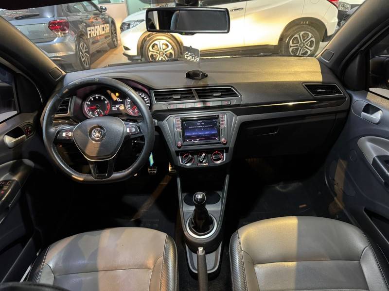 VOLKSWAGEN - SAVEIRO - 2017/2018 - Branca - R$ 83.900,00