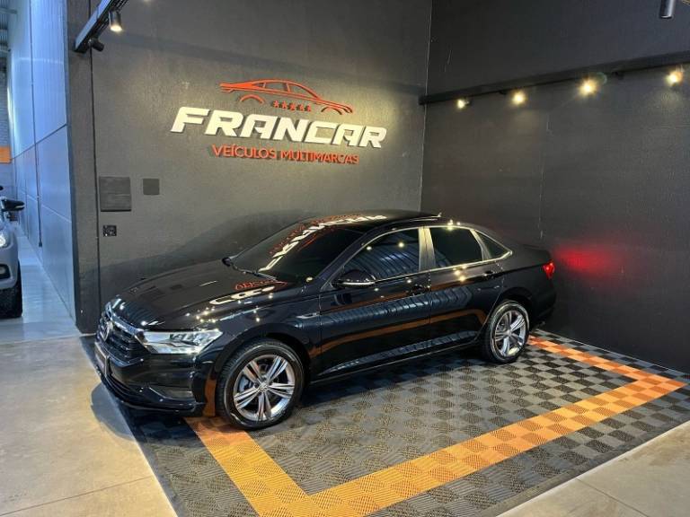 VOLKSWAGEN - JETTA - 2018/2019 - Preta - R$ 121.900,00