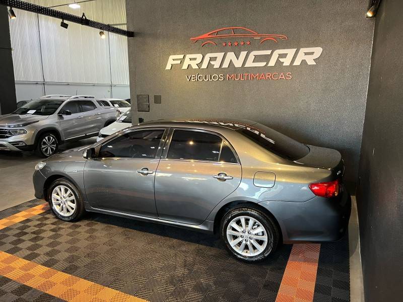 TOYOTA - COROLLA - 2008/2009 - Cinza - R$ 62.900,00