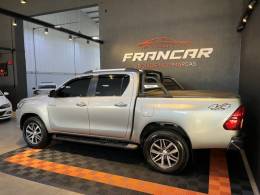 TOYOTA - HILUX - 2018/2018 - Prata - R$ 205.900,00