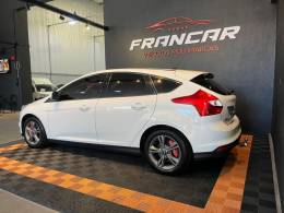 FORD - FOCUS - 2014/2014 - Branca - R$ 56.900,00