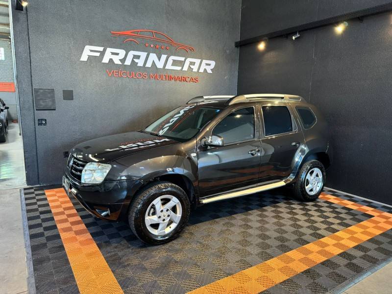 RENAULT - DUSTER - 2011/2012 - Preta - R$ 53.900,00