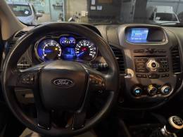 FORD - RANGER - 2012/2013 - Vermelha - R$ 107.900,00