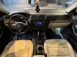 VOLKSWAGEN - JETTA - 2016/2016 - Branca - R$ 84.900,00