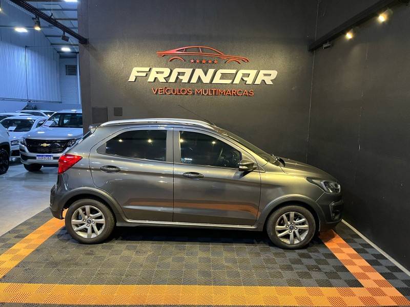 FORD - KA - 2019/2020 - Cinza - R$ 69.900,00