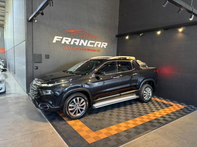 FIAT - TORO - 2020/2021 - Preta - R$ 124.900,00