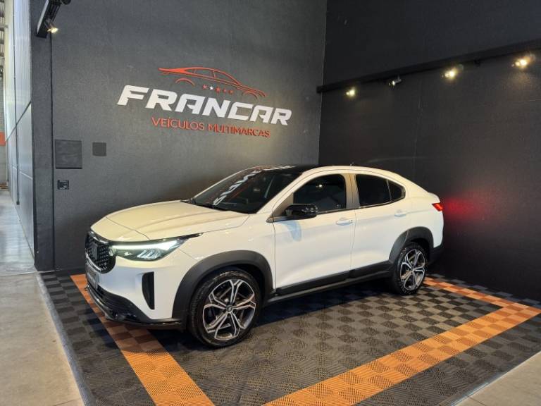 FIAT - FASTBACK - 2023/2024 - Branca - R$ 129.900,00